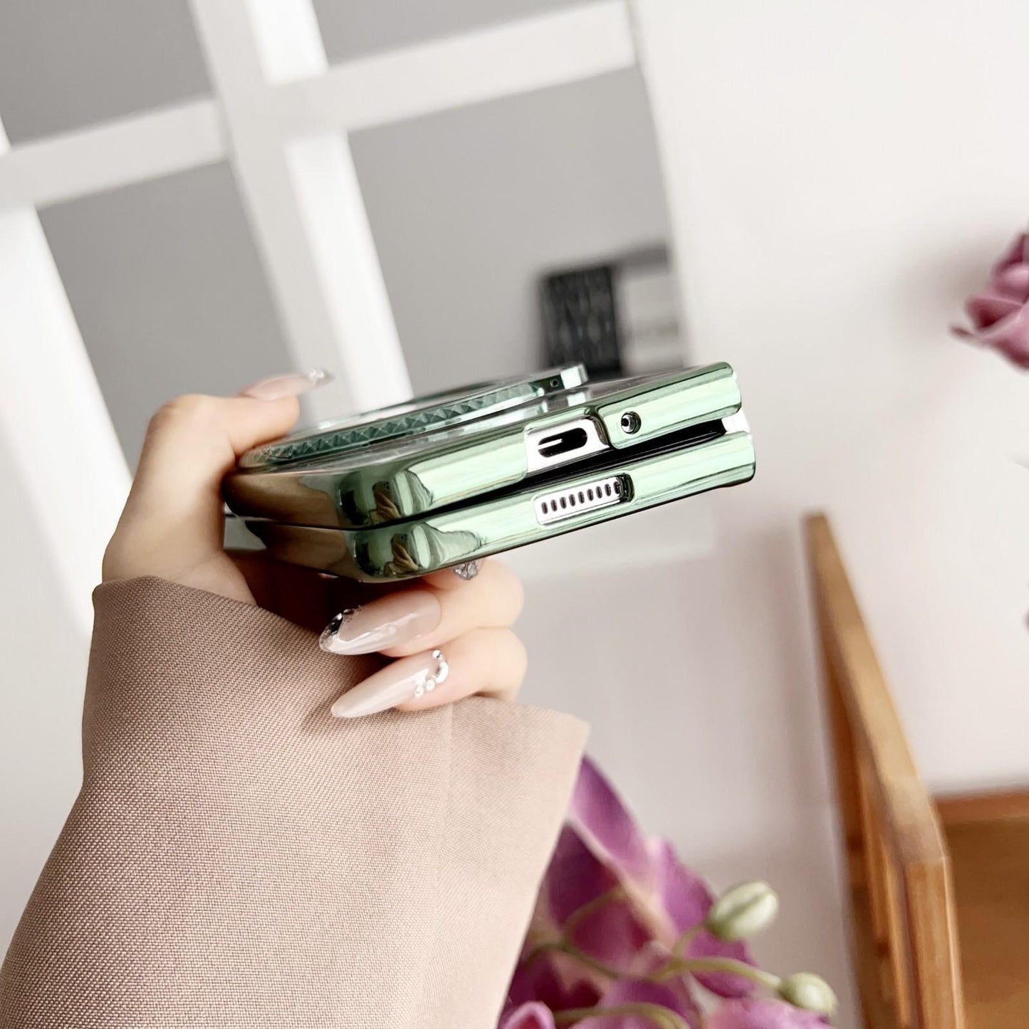 Shockproof MagSafe Rotating Case for Samsung Galaxy Z Fold4 – Silver